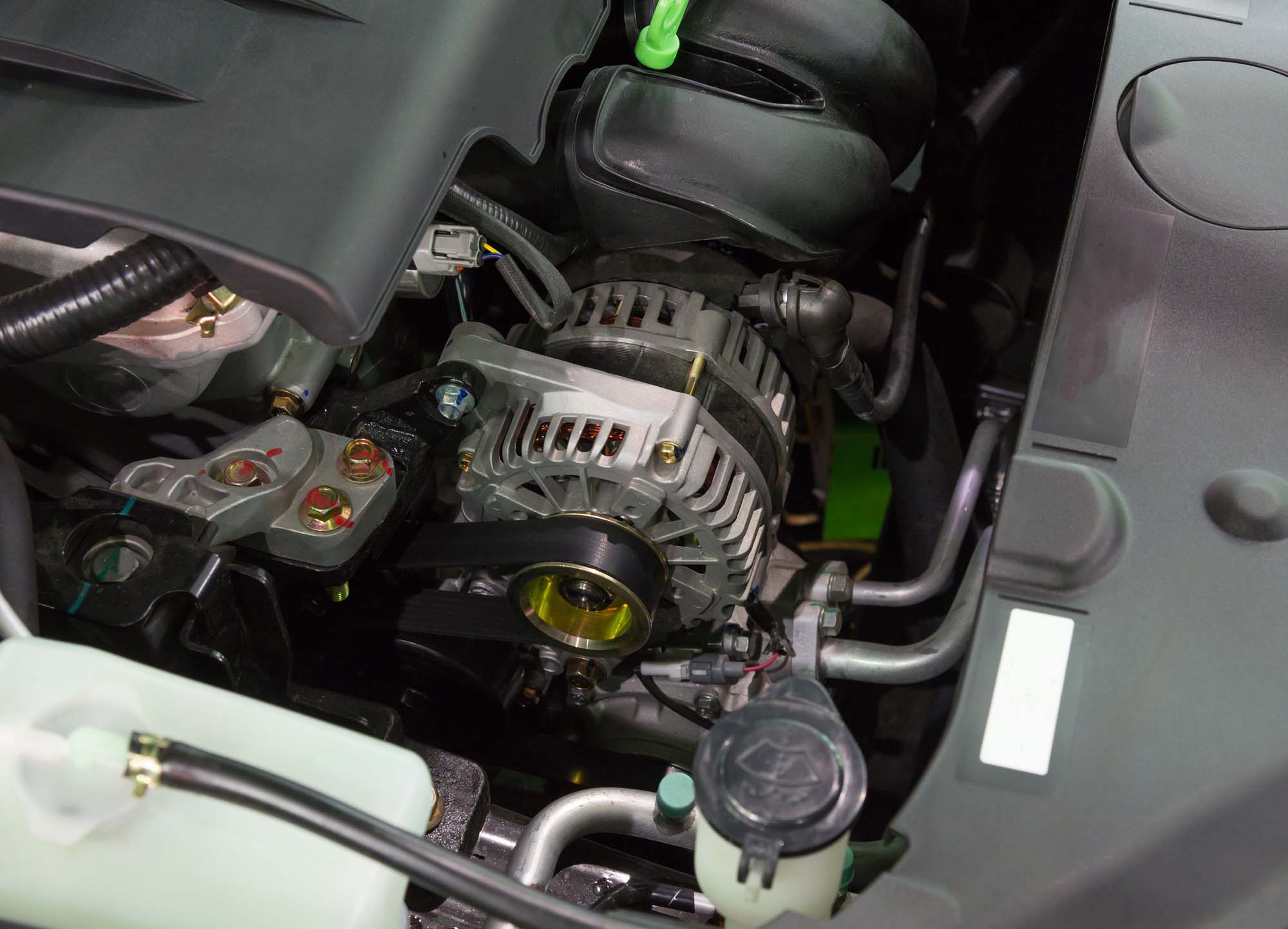 160564784 L Best Things For Car Engine Care | Express Auto And Tires