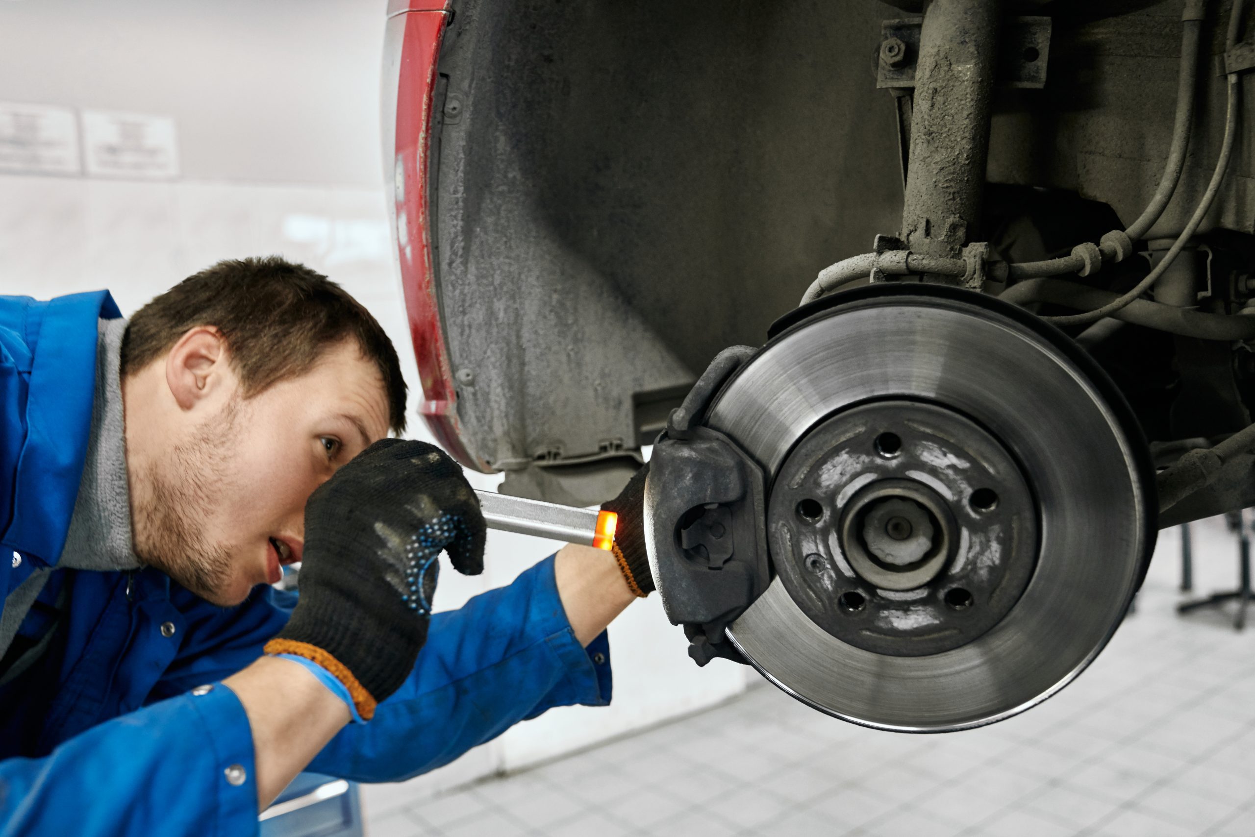 Top 5 Best Signs That Your Brakes Are Worn  | Express Auto